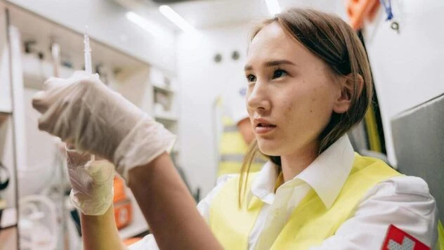 Військовий облік жінок-медиків: які документи потрібні для перетину кордону у 2026 році