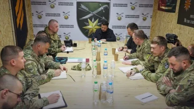 Зеленський на Лиманському напрямку: Будуть пропозиції щодо оплати служби на передовій